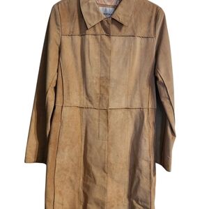 Tan Trench Coat with Classic Design and Relaxed Fit